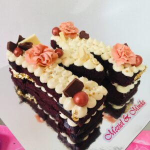 Alphabet cake - letter G - Decorated Cake by Tirki - CakesDecor