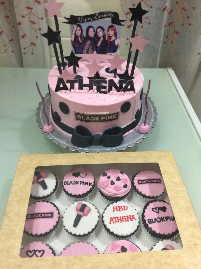 Blackpink Theme Cake with Hearts by Creme Castle