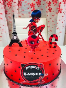 heroine cake lady bug