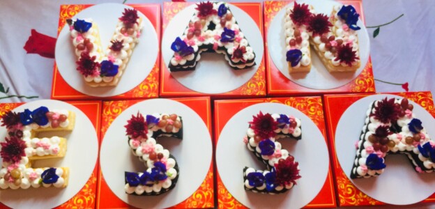 alphabet cake designs flowers