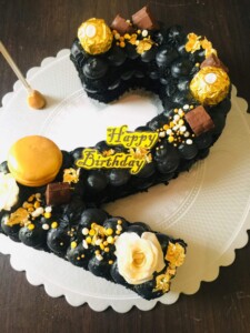 number 2 cake design - dark chocolate