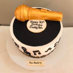 microphone cake, fondant microphone topper